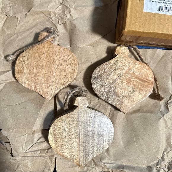 New Set of 3 mango wood ornaments, Sam + Ollie modern farmhouse, Christmas, gift - Picture 8 of 14